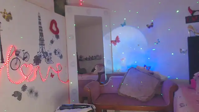 brigitht online show from April 15, 2026, 3:57 am