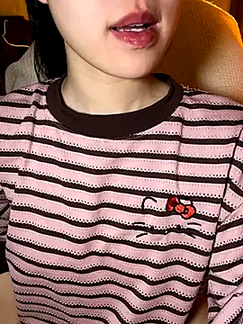 minmin2kk5 online show from November 24, 2025, 3:34 pm