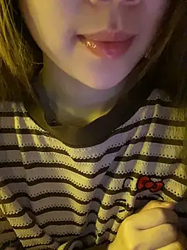 minmin2kk5 online show from February 26, 2026, 3:44 pm