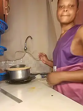 Freya 004 online show from December 5, 2025, 9:51 am