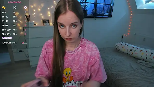 violet blue eyes online show from March 12, 2026, 12:44 pm