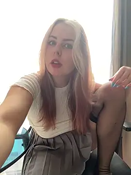 Snapshot of Livewithlucy chatting on January 17, 2025, 8:34 am Livewithlucy online show from January 17, 2025, 8:34 am