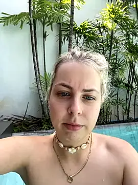 Snapshot of Livewithlucy chatting on October 7, 2025, 3:58 am Livewithlucy online show from October 7, 2025, 3:58 am