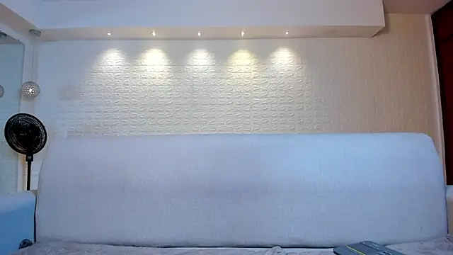 violet scott online show from March 3, 2025, 5:07 pm