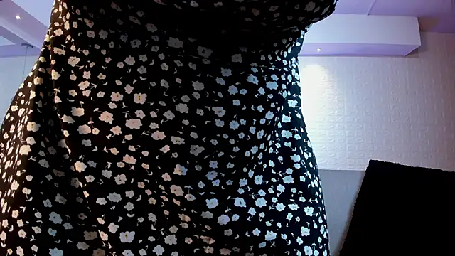 violet scott online show from September 19, 2025, 11:11 am