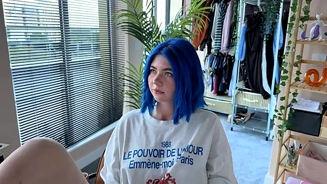  vixenp online show from September 18, 2025, 4:53 pm