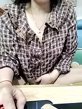 Snapshot of cream1299 chatting on February 16, 2025, 2:10 pm cream1299 online show from February 16, 2025, 2:10 pm