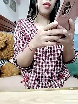 Snapshot of cream1299 chatting on February 21, 2025, 10:39 am cream1299 online show from February 21, 2025, 10:39 am