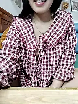 Snapshot of cream1299 chatting on March 12, 2025, 9:56 pm cream1299 online show from March 12, 2025, 9:56 pm