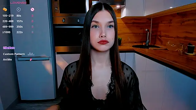  Eva Lee online show from December 4, 2024, 4:27 pm