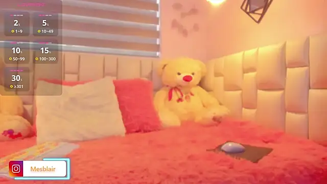 Snapshot of blair___mester chatting on November 6, 2025, 1:01 pm blair mester online show from November 6, 2025, 1:01 pm