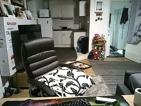 mihaimichael online show from October 17, 2025, 11:57 am