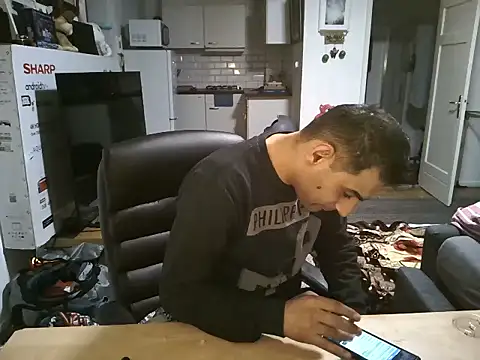 mihaimichael online show from November 5, 2025, 12:43 am