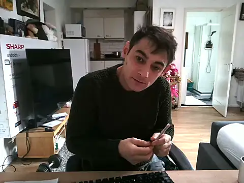 mihaimichael online show from December 15, 2025, 1:48 pm