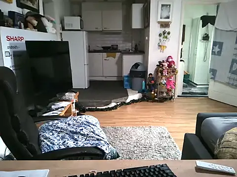 mihaimichael online show from December 21, 2025, 11:50 am