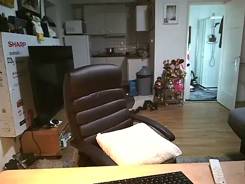 Snapshot of mihaimichael chatting on January 17, 2026, 1:27 pm mihaimichael online show from January 17, 2026, 1:27 pm