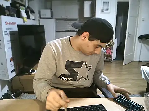 Snapshot of mihaimichael chatting on January 18, 2026, 5:17 pm mihaimichael online show from January 18, 2026, 5:17 pm