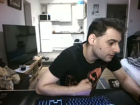 Snapshot of mihaimichael chatting on March 23, 2026, 10:58 pm mihaimichael online show from March 23, 2026, 10:58 pm