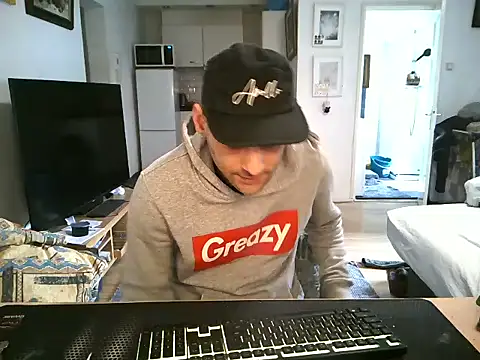 Snapshot of mihaimichael chatting on March 24, 2026, 2:55 pm mihaimichael online show from March 24, 2026, 2:55 pm