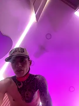 Snapshot of Herem369 chatting on November 1, 2025, 6:04 am Herem369 online show from November 1, 2025, 6:04 am