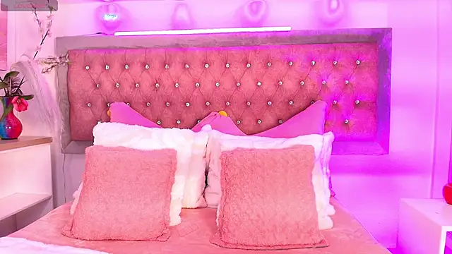 Tayzon Foxxx online show from October 26, 2025, 12:44 pm