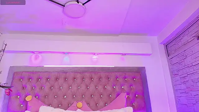 Tayzon Foxxx online show from November 26, 2025, 12:17 pm