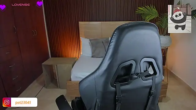 nicky peyton online show from December 15, 2024, 5:56 am