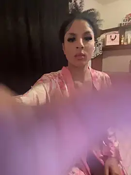 thatonelightskinn online show from February 7, 2025, 9:05 am