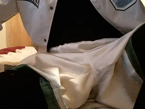 bravo23toro online show from April 15, 2026, 4:58 pm