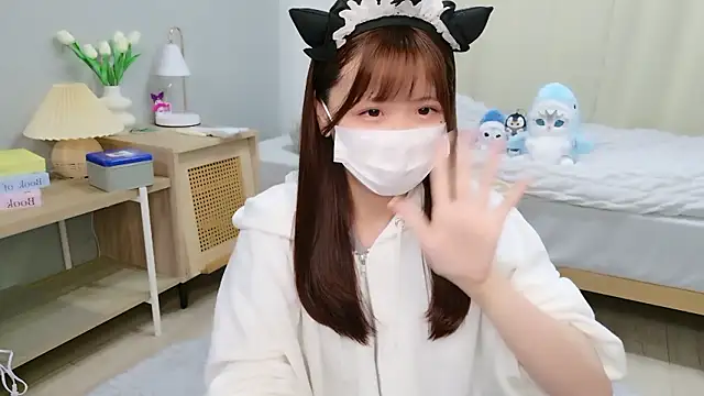 Sayuringo  online show from October 15, 2025, 11:10 am