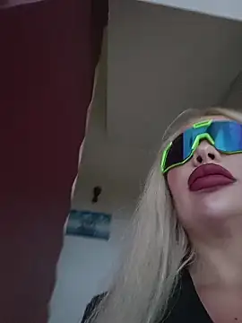 Lika8234 online show from November 20, 2025, 4:12 am