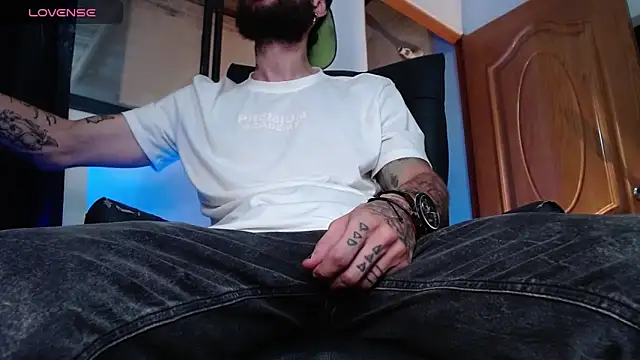 Snapshot of ren_stipee chatting on March 3, 2025, 12:48 am ren stipee online show from March 3, 2025, 12:48 am