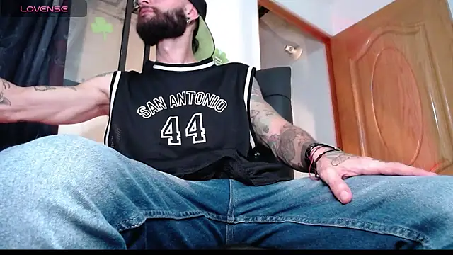 Snapshot of ren_stipee chatting on March 18, 2025, 11:53 pm ren stipee online show from March 18, 2025, 11:53 pm