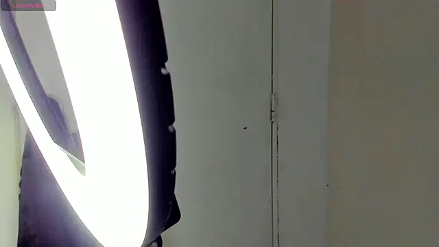 emma-hiill online show from December 26, 2024, 3:10 pm