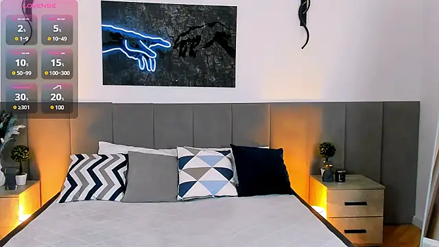 MiaBecky online show from February 20, 2025, 5:23 am