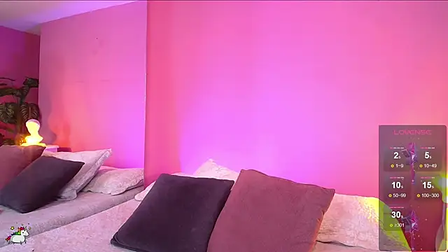 Nicolette ks  online show from December 29, 2024, 1:17 pm