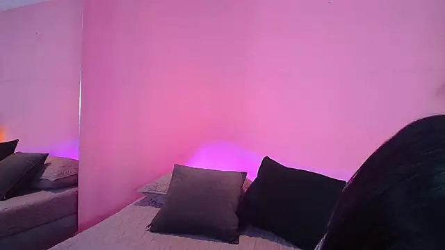 Nicolette ks  online show from January 6, 2025, 12:57 pm