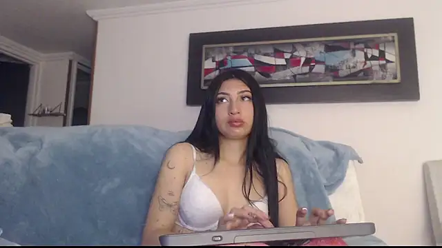 Nicolette ks  online show from September 19, 2025, 4:58 am