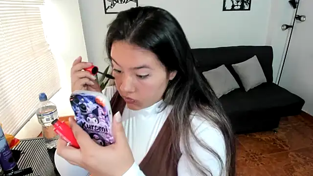 LinaBrowm online show from April 10, 2026, 7:18 pm