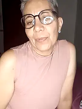 Snapshot of luz_bella chatting on December 27, 2024, 2:47 am luz bella online show from December 27, 2024, 2:47 am