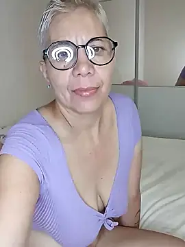 Snapshot of luz_bella chatting on December 31, 2024, 2:40 am luz bella online show from December 31, 2024, 2:40 am