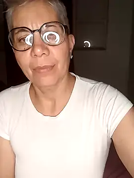 Snapshot of luz_bella chatting on January 3, 2025, 2:21 am luz bella online show from January 3, 2025, 2:21 am