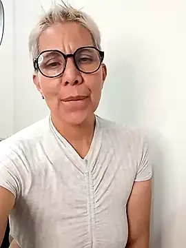 Snapshot of luz_bella chatting on January 19, 2025, 3:29 am luz bella online show from January 19, 2025, 3:29 am