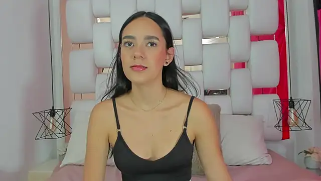 Snapshot of EmmyCruzZ chatting on September 23, 2025, 7:06 pm EmmyCruzZ online show from September 23, 2025, 7:06 pm