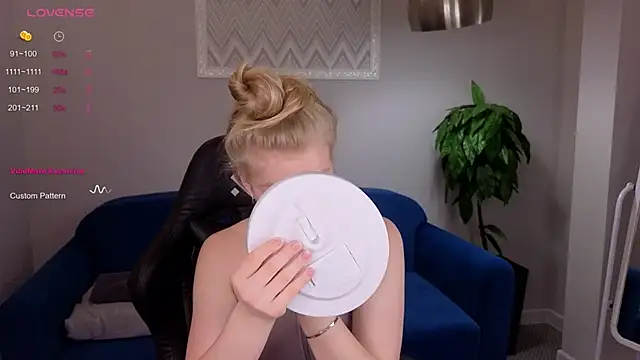 Sarra Cooper online show from February 14, 2025, 1:13 am