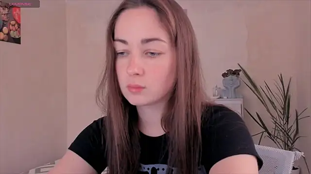 cClandesTina online show from November 4, 2025, 1:21 pm