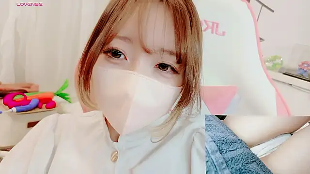 Snapshot of yuayua854 chatting on May 1, 2026, 7:24 am yuayua854 online show from May 1, 2026, 7:24 am