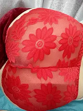 Haralushiaaa online show from December 3, 2025, 6:39 pm