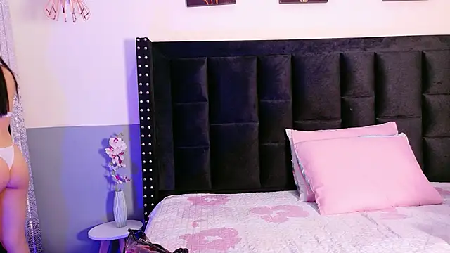 littleebluee online show from November 1, 2025, 7:27 pm