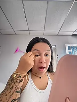 Pretty Isadora online show from February 1, 2025, 7:02 pm